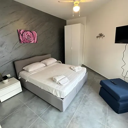 Alison Apartment *