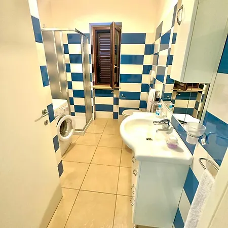 Alison Apartament *